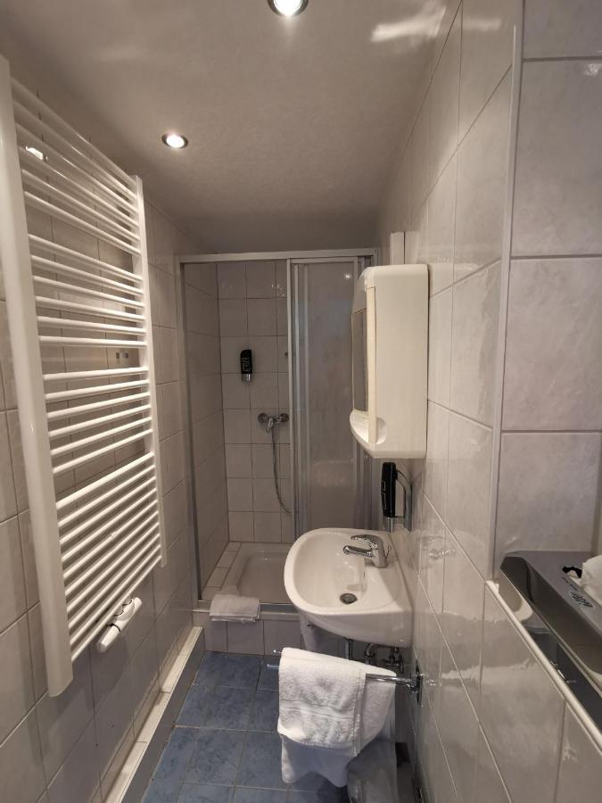 Hotel Pension Wiesenau Salzhausen Екстериор снимка
