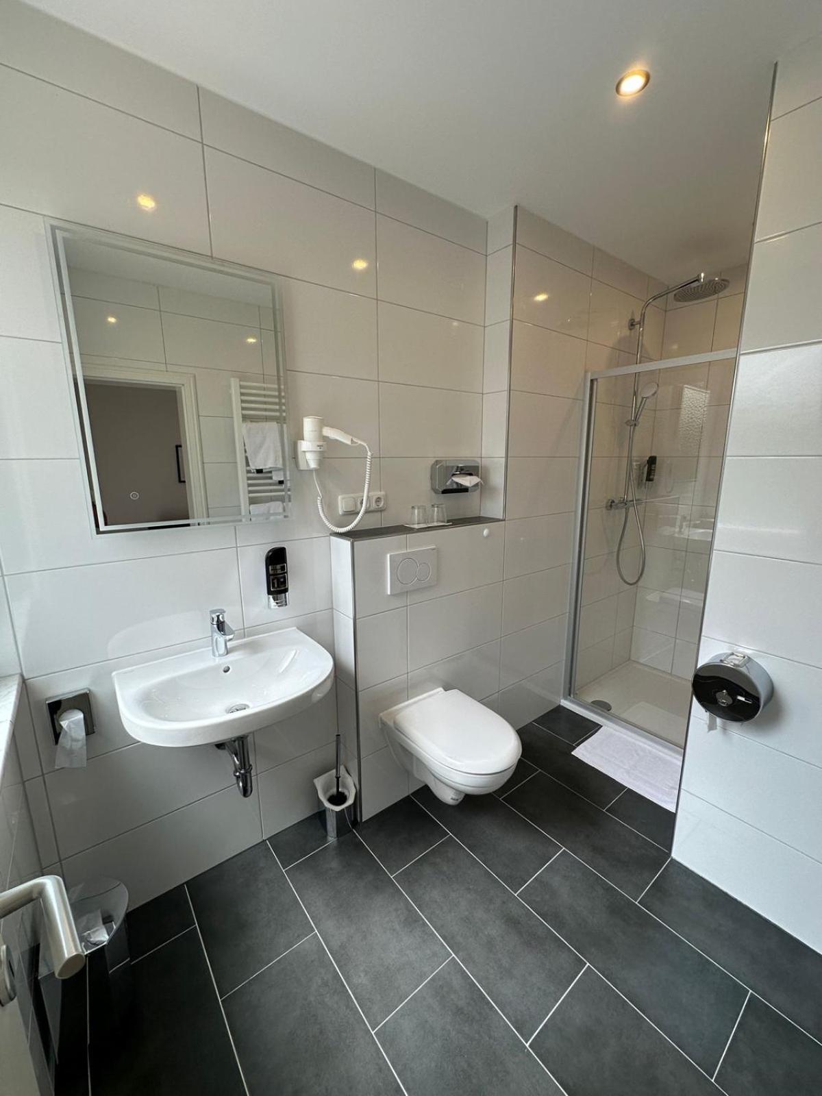 Hotel Pension Wiesenau Salzhausen Екстериор снимка