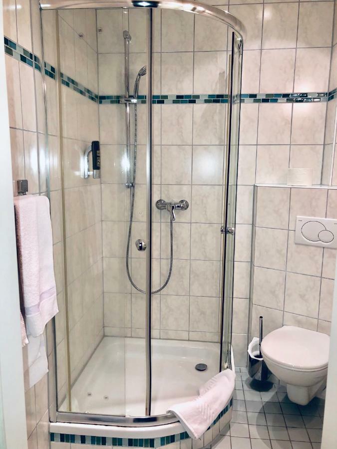 Hotel Pension Wiesenau Salzhausen Екстериор снимка