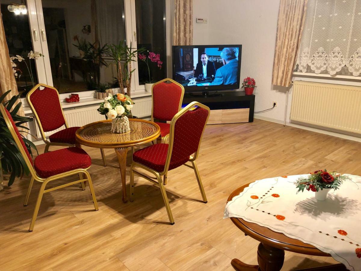 Hotel Pension Wiesenau Salzhausen Екстериор снимка
