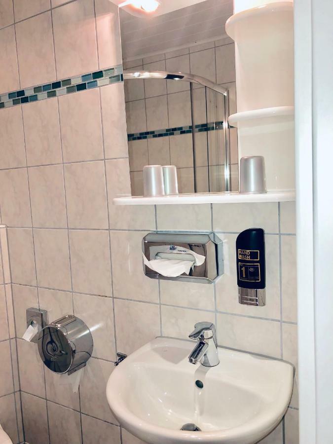 Hotel Pension Wiesenau Salzhausen Екстериор снимка