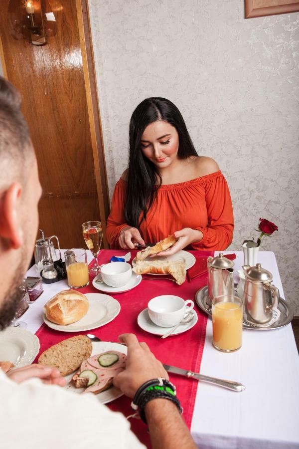 Hotel Pension Wiesenau Salzhausen Екстериор снимка